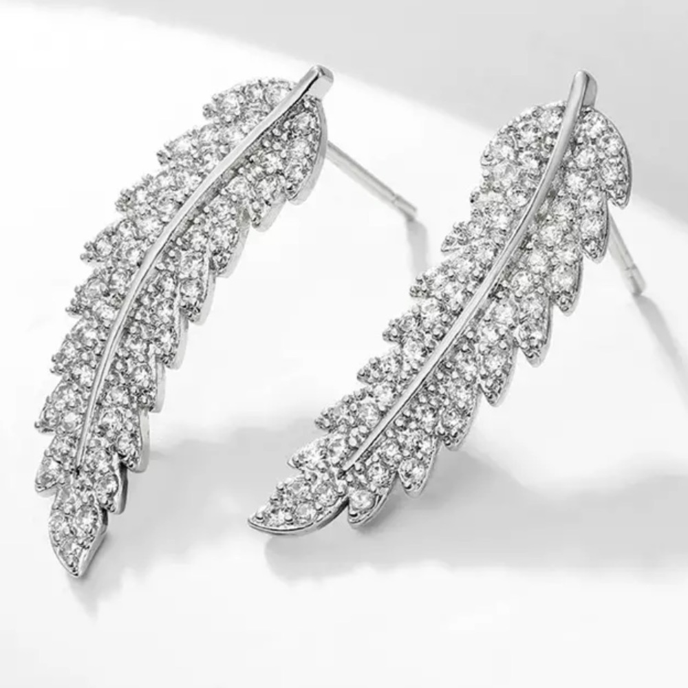 White gold plated stud earrings - Picture 3 of 4